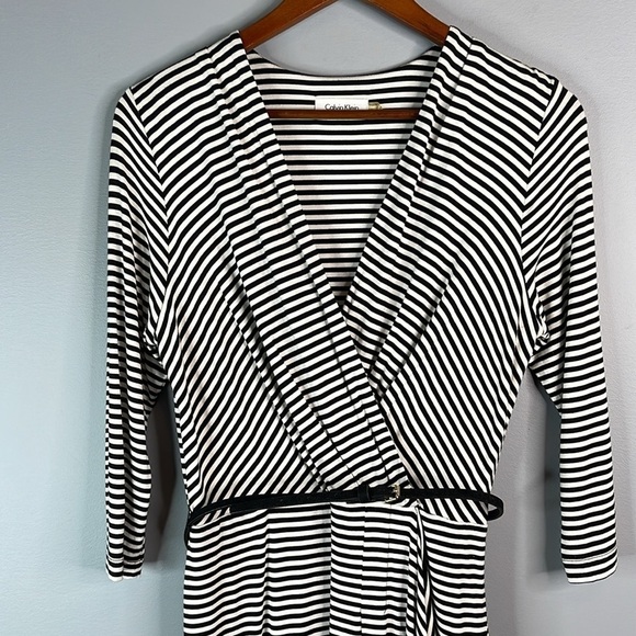 CALVIN KLEIN Striped Belted Faux Wrap Dress Black White 1/2 Sleeve Side Ruched 8 - Picture 2 of 12